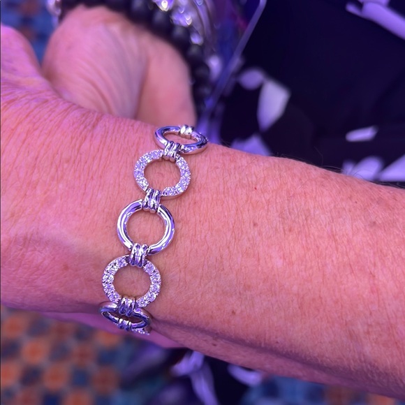 Elegant Silver Circle Link Bracelet